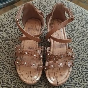 American Eagle girls size 1 wedges flower rhinesto